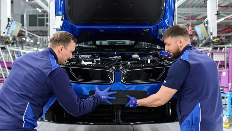 BMW i3 Neue Klasse de présérie sur la ligne d’assemblage de l’usine de Munich