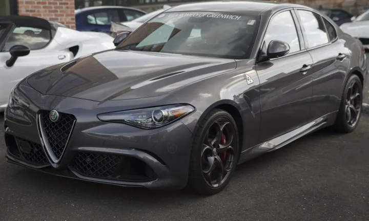 Photo réelle d’une Alfa Romeo Giulia illustrant le guide d’achat belge