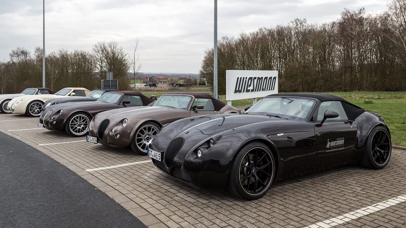 Voiture réelle photographiée dans un contexte de démarches automobiles pour « L’assurance auto temporaire en Belgique : Pour quelles situations ? »