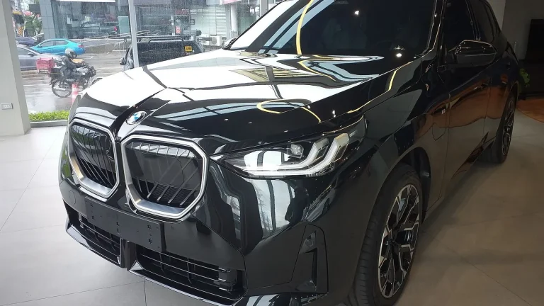 Voiture réelle photographiée dans un contexte de démarches automobiles pour « Assurance auto pour la conduite accompagnée en Belgique : Ce qu’il faut savoir »