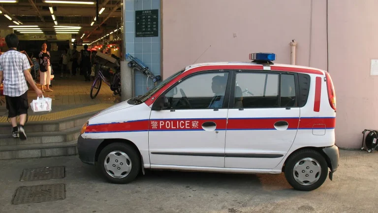 Voiture réelle photographiée en extérieur pour « Assurance jeune conducteur en Belgique: Conseils pour réduire les coûts »