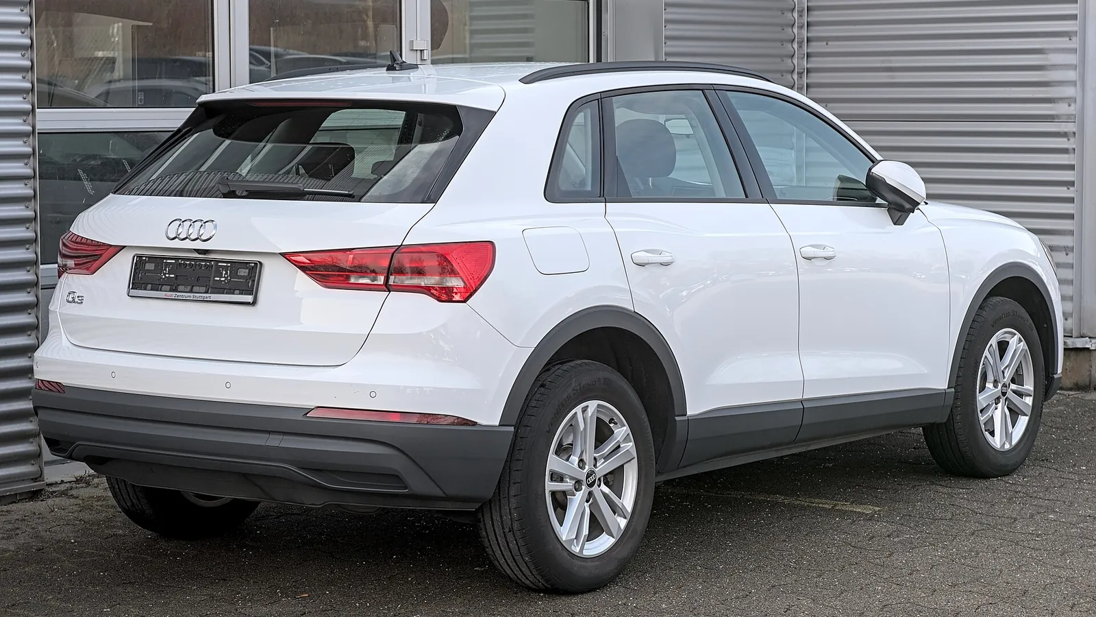 Photo réelle du modèle Audi Q3 en extérieur