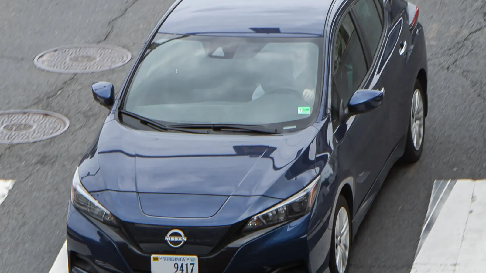 Voiture électrique réelle photographiée en extérieur pour « Autonomie des VE en Belgique : Quels Modèles Offrent la Plus Longue Portée ? »