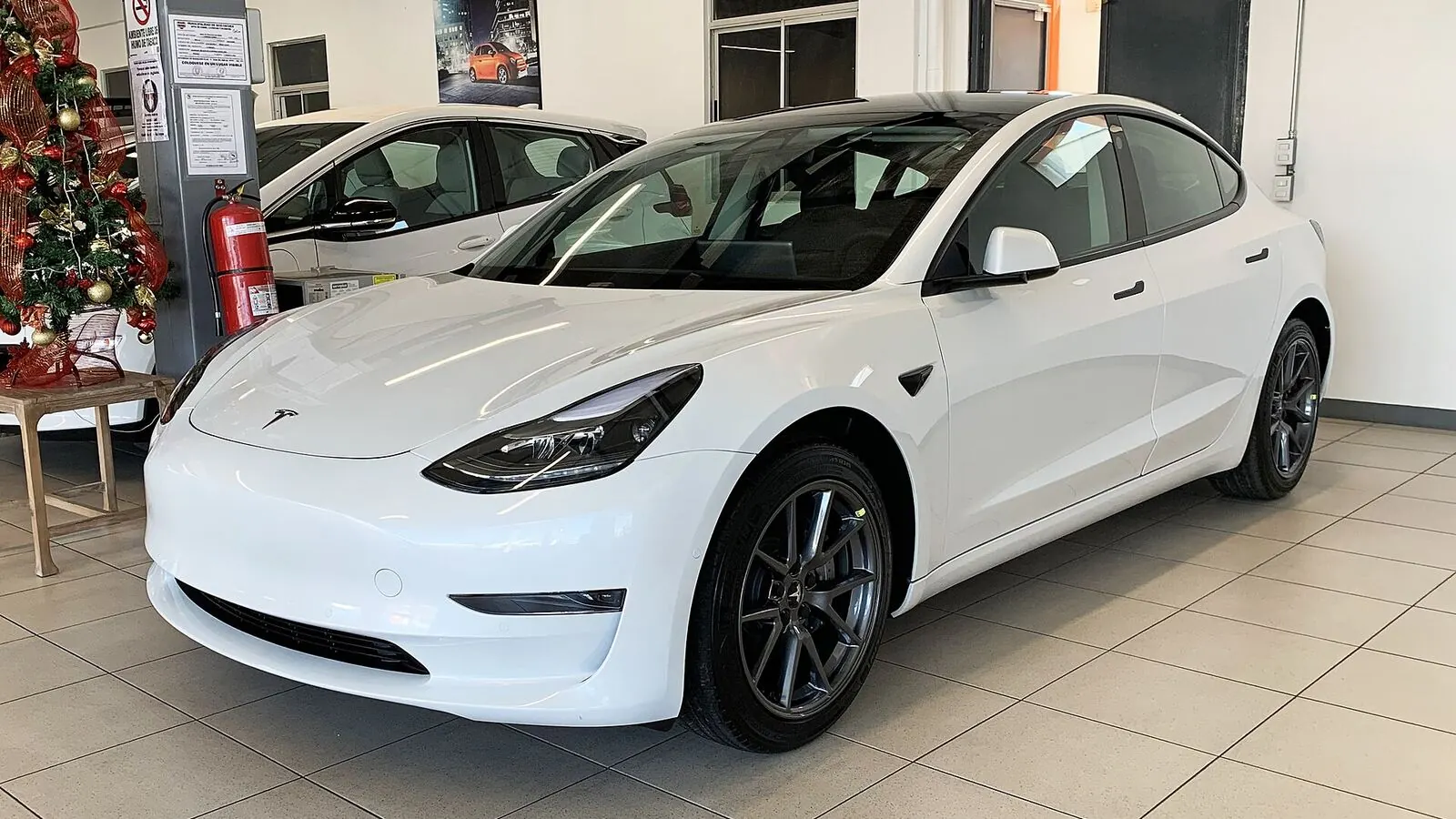 Voiture électrique réelle photographiée en extérieur pour « Autonomie des voitures électriques : Réalité et astuces pour l’optimiser en Belgique »