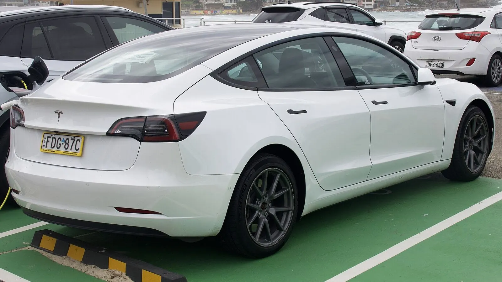 Voiture électrique réelle photographiée en extérieur pour « L’avenir de la voiture électrique en Belgique : Tendances et innovations »