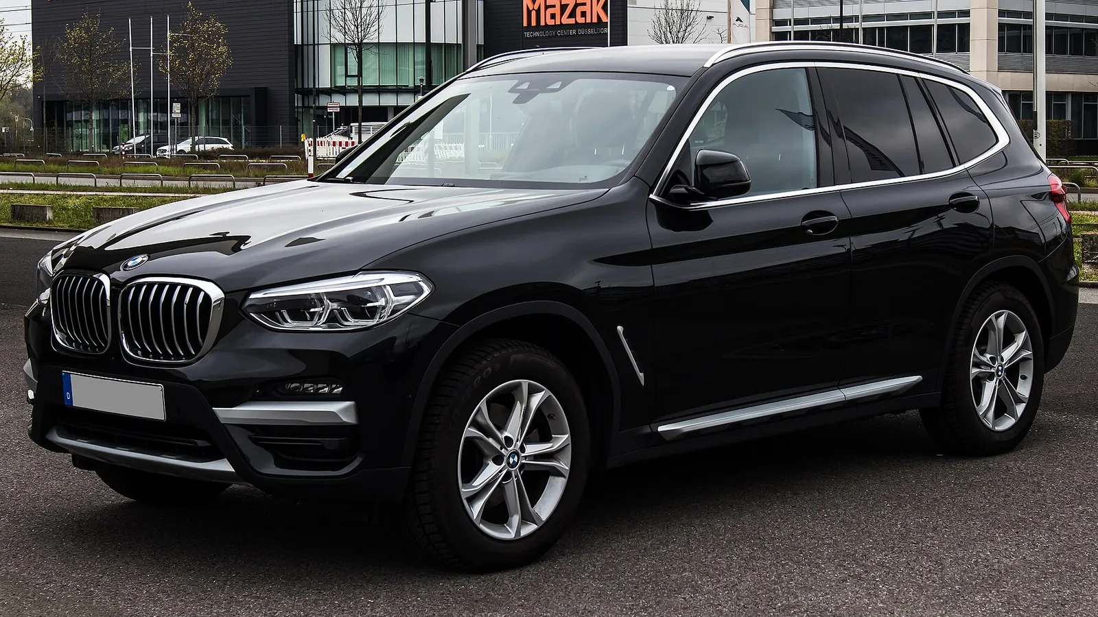 BMW X3 xDrive20d de génération G01 photographié de trois quarts avant