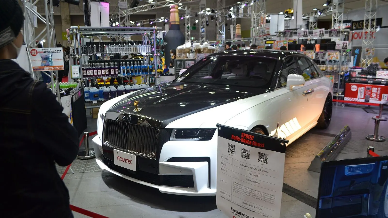 Voitures réelles photographiées dans un contexte de vente automobile pour « Le Bon de Commande ou d’Achat : Sa Valeur lors de la Vente en Belgique »