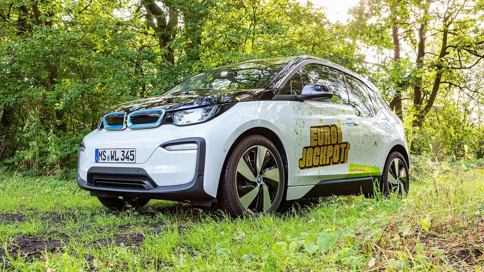 Voiture réelle photographiée dans un contexte de démarches automobiles pour « Le système Bonus-Malus en assurance auto belge : Comprendre son impact »