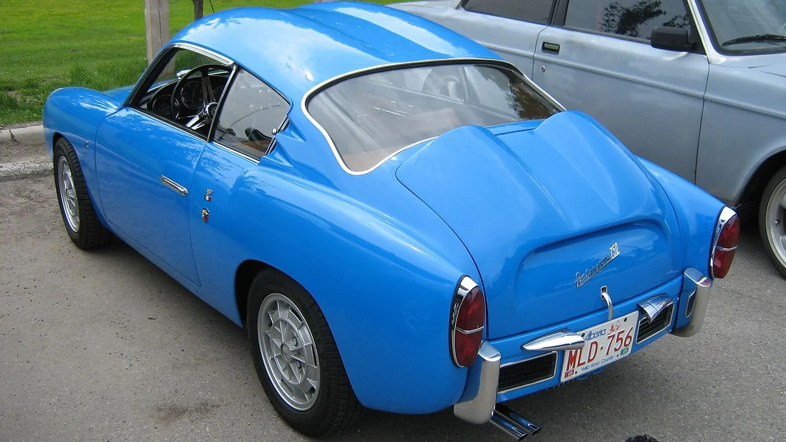 Voiture réelle photographiée dans un contexte de démarches automobiles pour « Le système bonus-malus en assurance auto belge expliqué »
