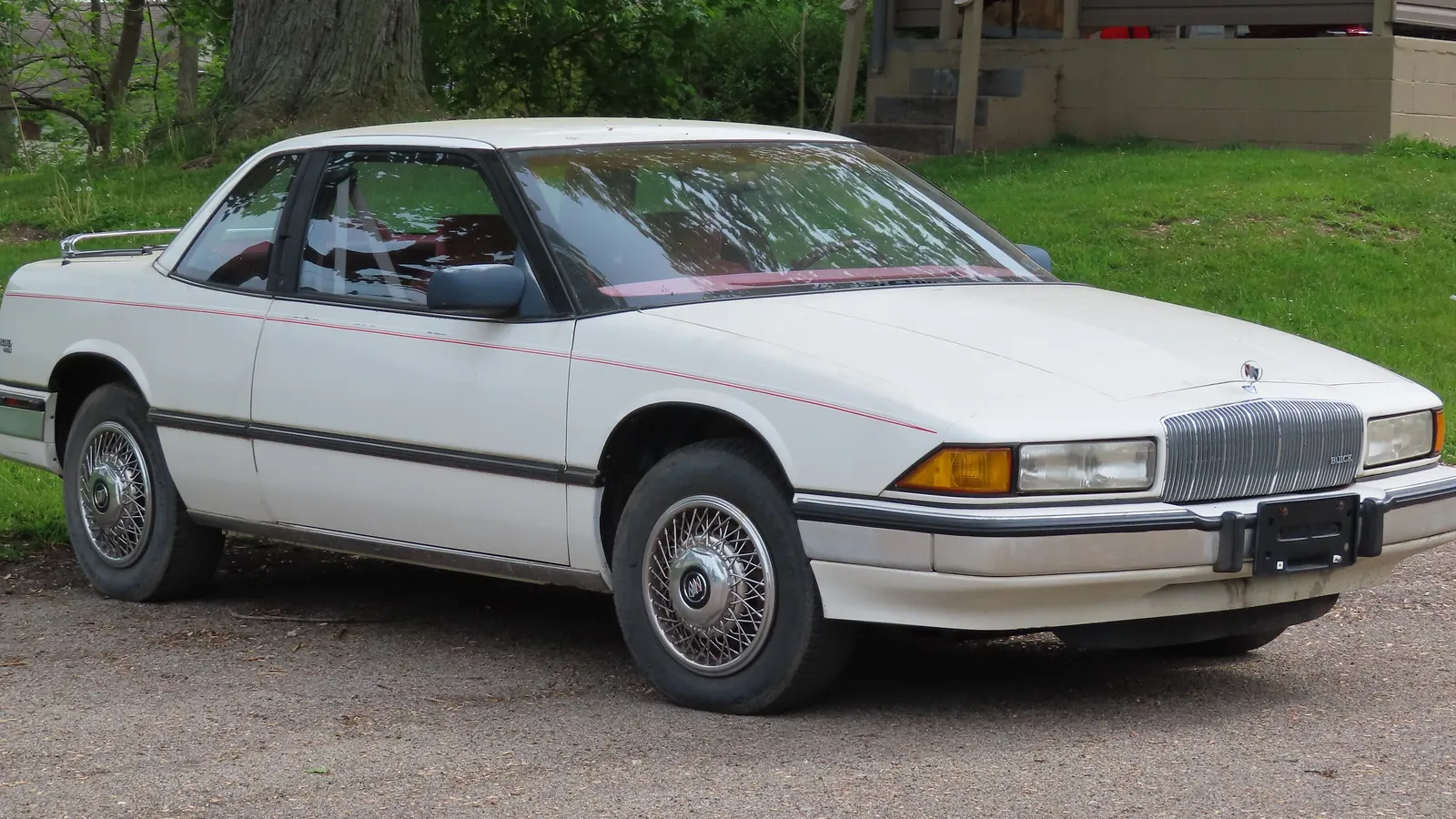 Photo réelle d’une Buick Regal illustrant le guide d’achat belge