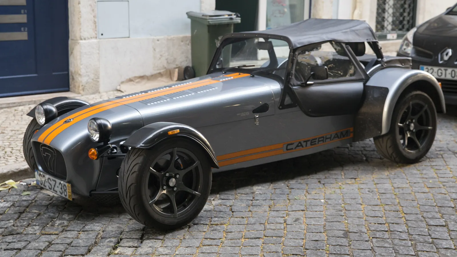 Photo réelle d’une Caterham Seven illustrant le guide d’achat belge