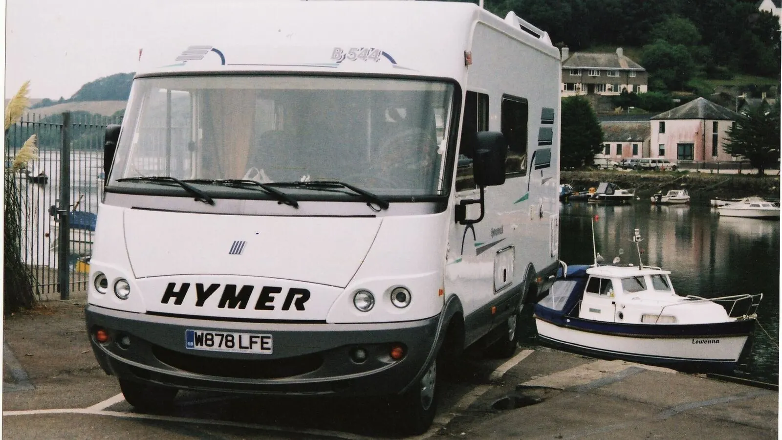 Camping-car réel photographié sur la route ou en stationnement pour « Chaufferettes d’Appoint et Radiateurs Électriques pour Hiverner Son Camping-Car »