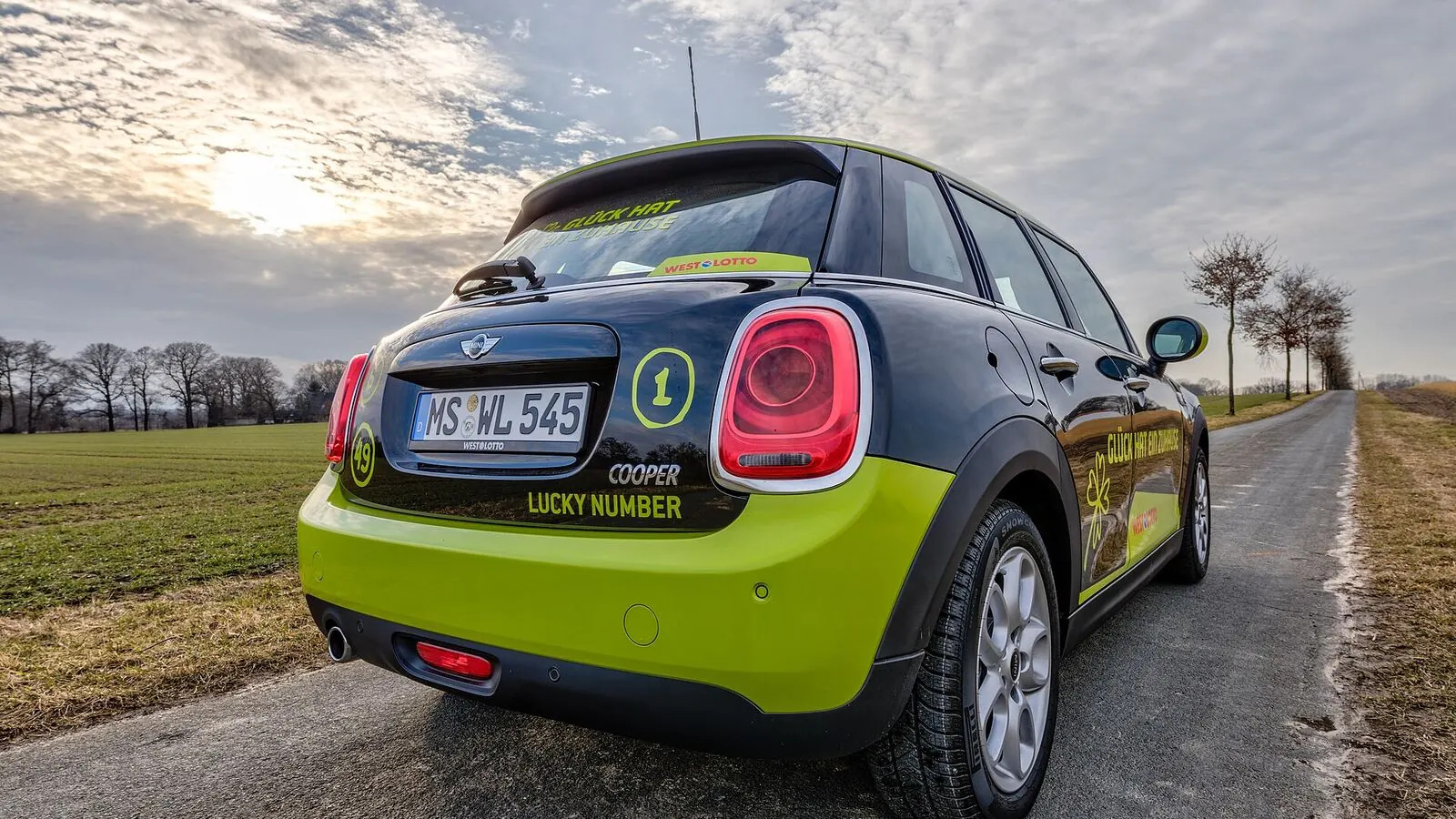 Voiture réelle photographiée en extérieur pour « Le COC (Certificat de Conformité) : Indispensable pour l’importation en Belgique »