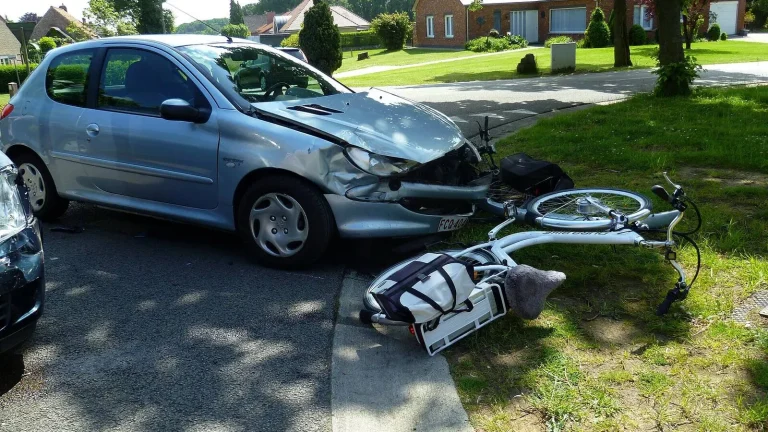 Voiture réelle photographiée en extérieur pour « Conduire sans permis en Belgique: Risques, amendes et sanctions »