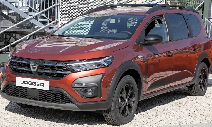 Dacia Jogger photographié en extérieur