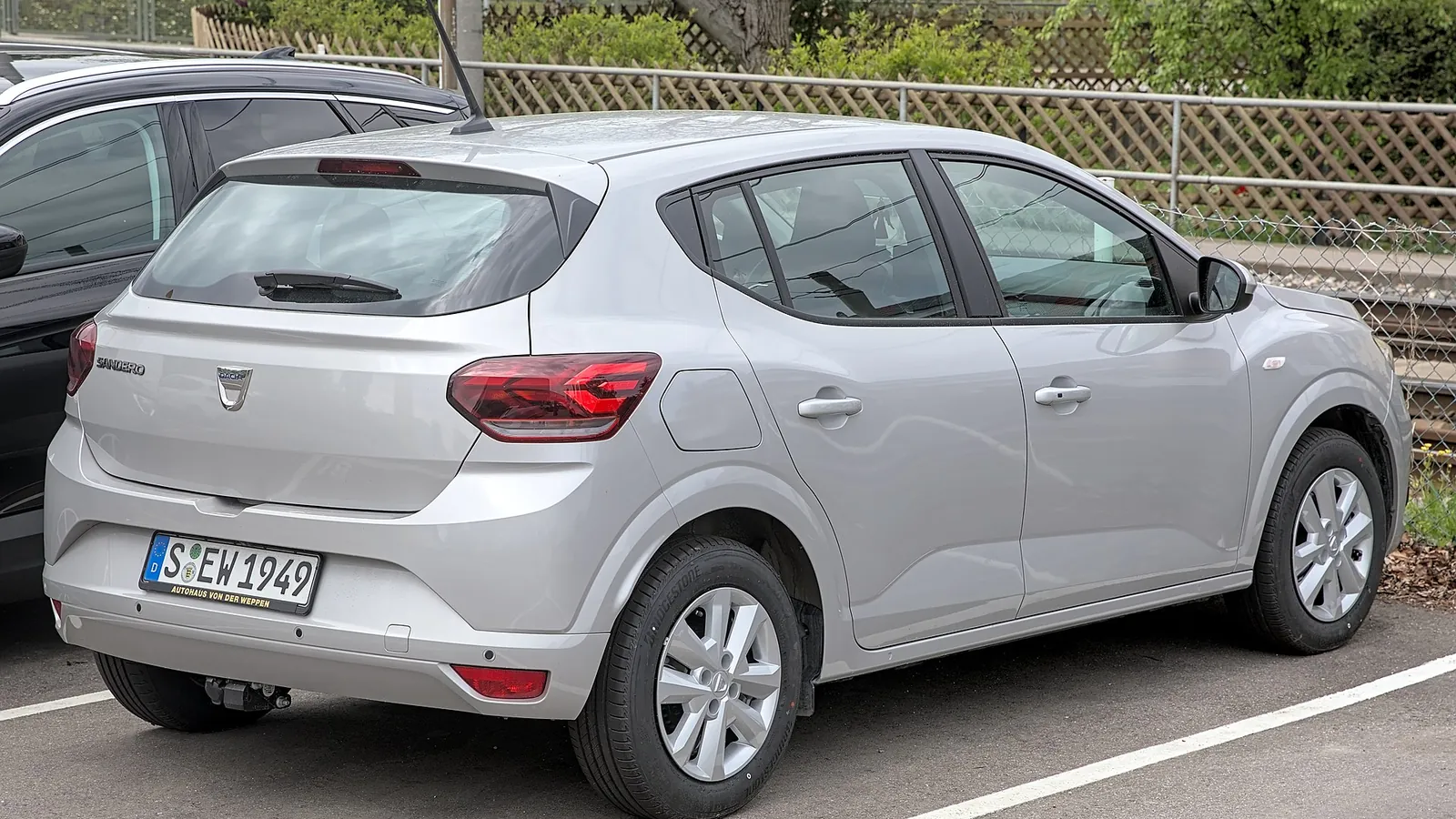 Photo réelle du modèle Dacia Sandero en extérieur