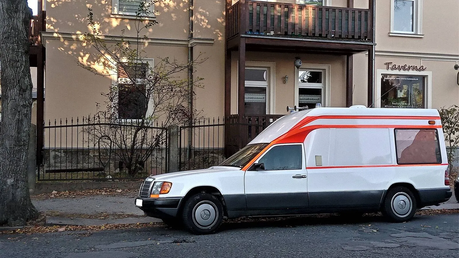 Camping-car réel photographié sur la route ou en stationnement pour « Détecteurs de Gaz et de Fumée pour Camping-Car : Votre Sécurité Avant Tout »