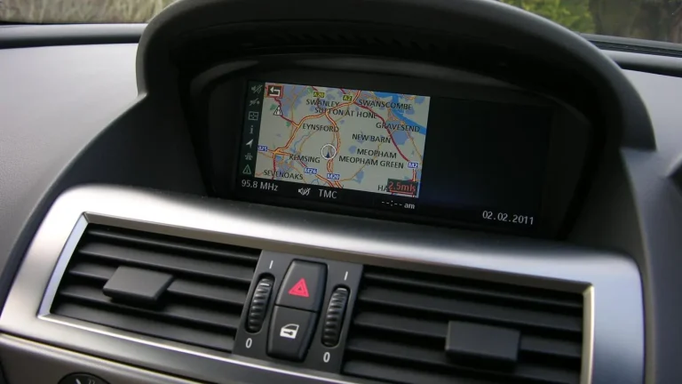 Voiture réelle photographiée en extérieur pour « Les documents à conserver après l’achat d’une voiture d’occasion en Belgique »