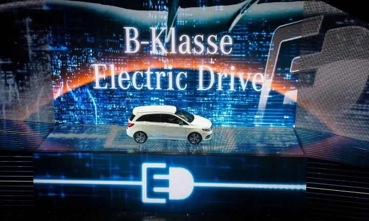 Voiture électrique réelle photographiée en extérieur pour « Entretenir le Système de Refroidissement de Votre VE: Un Guide pour la Belgique »