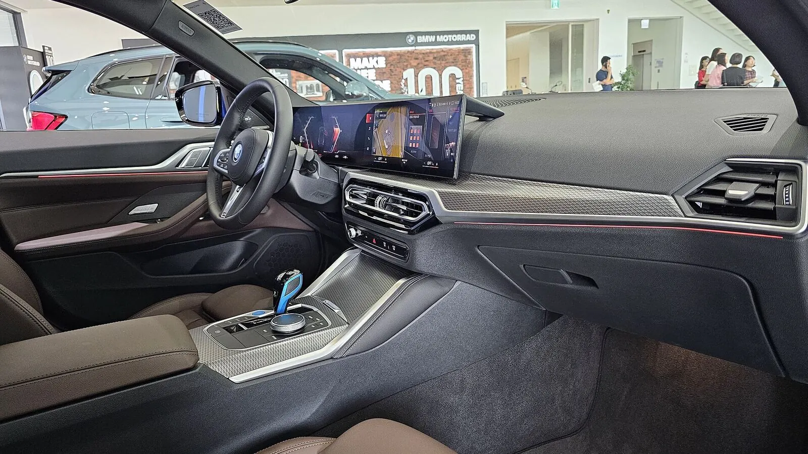 Voiture électrique réelle photographiée en extérieur pour « Événements et Salons Auto VE en Belgique : Ne Manquez Rien en 2024 »