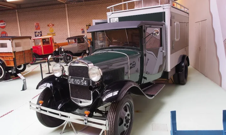 Camping-car réel photographié sur la route ou en stationnement pour « Financer un camping-car d’occasion en Belgique : Nos conseils »