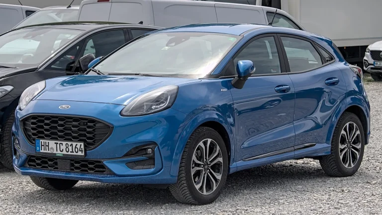Photo réelle du modèle Ford Puma en extérieur