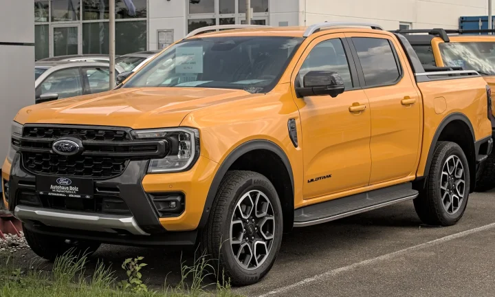 Ford Ranger pick-up photographié en extérieur