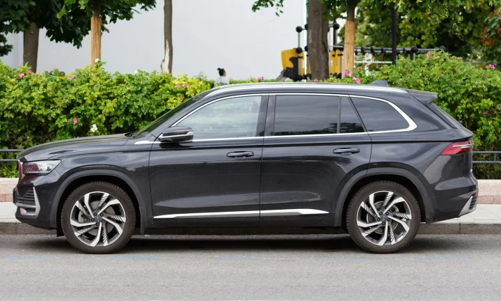 Photo réelle d’une Geely Monjaro illustrant le guide d’achat belge