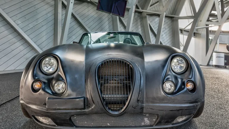 Voiture réelle photographiée en extérieur pour « Gérer les Questions des Acheteurs Potentiels: Préparation et Honnêteté »