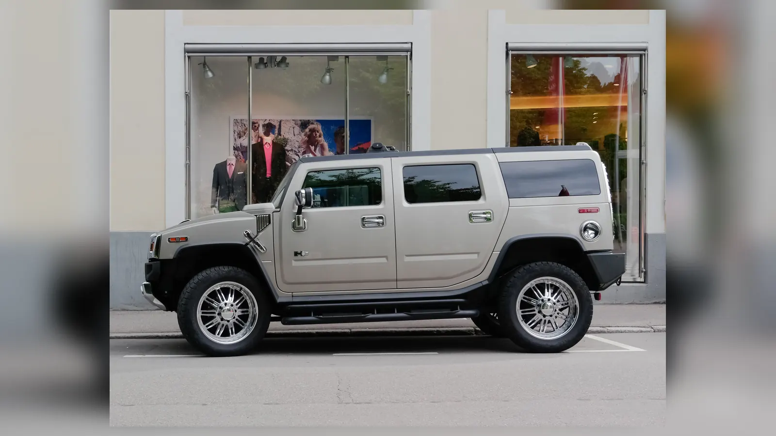 Photo réelle d’une Hummer H2 illustrant le guide d’achat belge