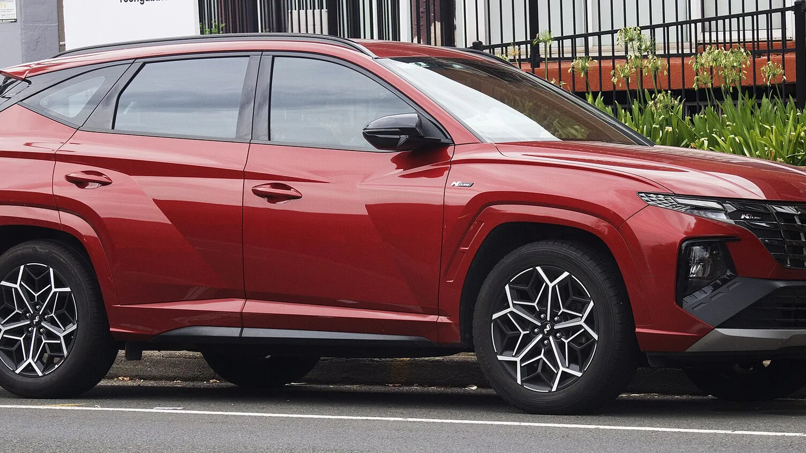 Hyundai Tucson de quatrième génération photographié de trois quarts avant