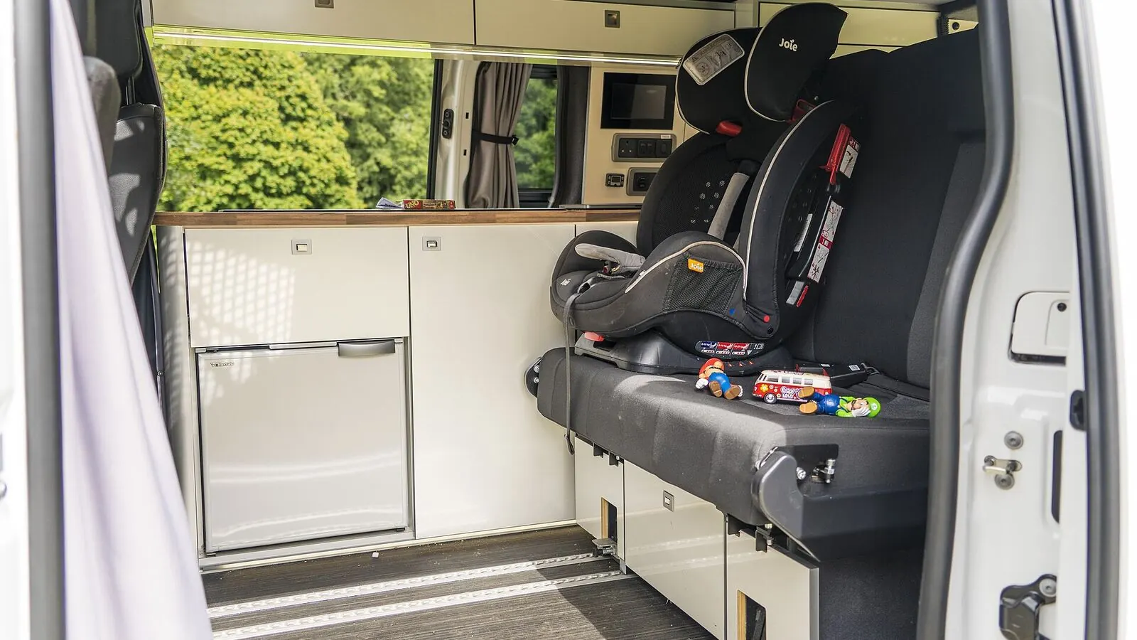 Camping-car réel photographié sur la route ou en stationnement pour « Immatriculation d’un camping-car en Belgique : La procédure expliquée »