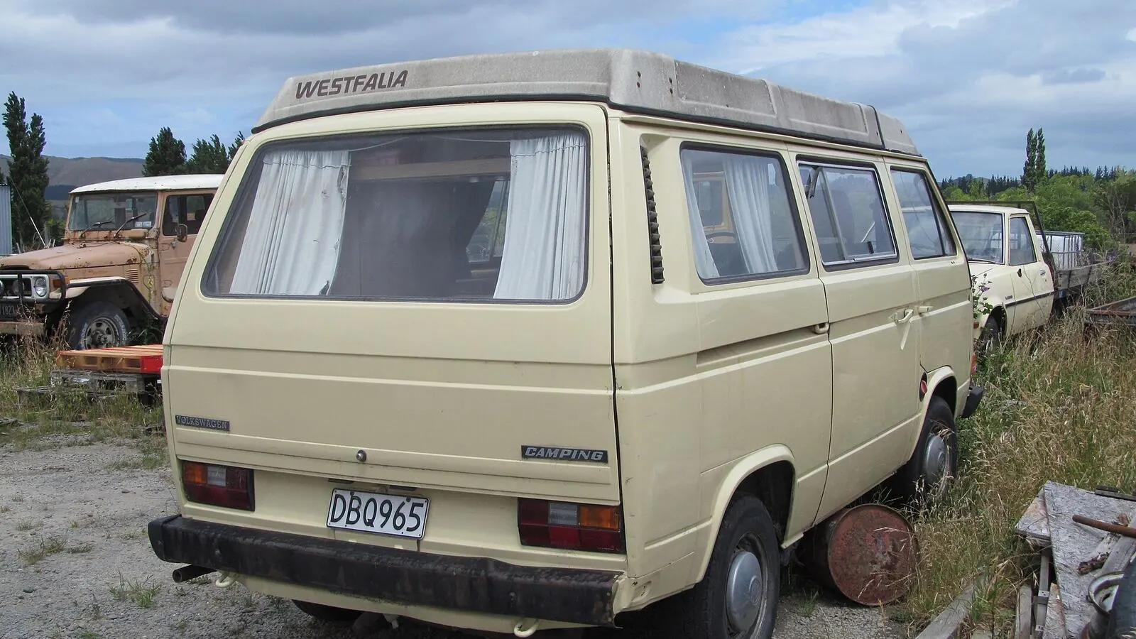 Camping-car réel photographié sur la route ou en stationnement pour « Immatriculation et Légalisation de son Camping-car en Belgique : Ce qu’il Faut Savoir »