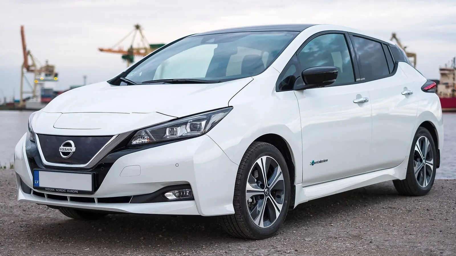 Voiture électrique réelle photographiée en extérieur pour « L’impact des aides gouvernementales sur le prix d’achat d’un VE en Belgique »