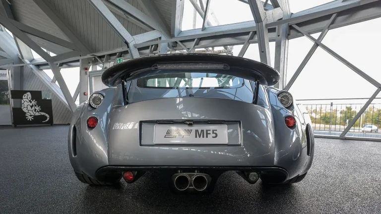 Voiture réelle photographiée en extérieur pour « Impact des Saisons sur la Vente d’une Voiture d’Occasion en Belgique »