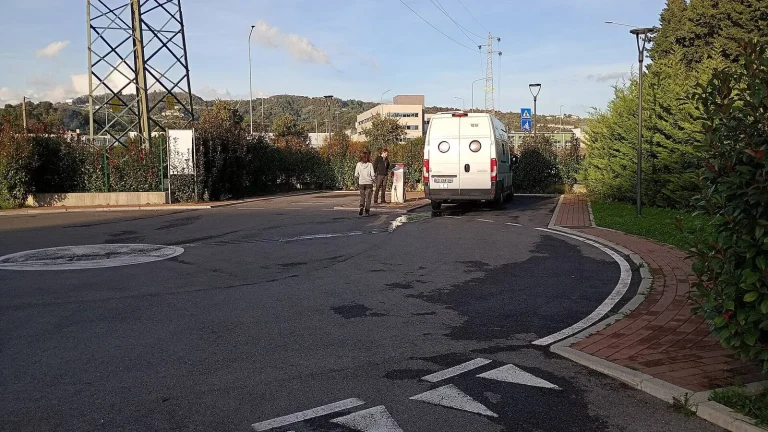 Camping-car réel photographié sur la route ou en stationnement pour « Importation d’un Camping-car en Belgique : Formalités Douanières et Administratives »