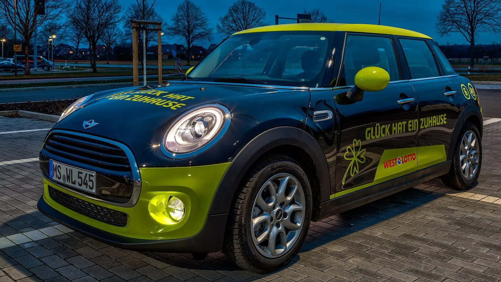 Voiture réelle photographiée dans un contexte de démarches automobiles pour « Importer ou Exporter une Voiture en Belgique : Procédures et Taxes »