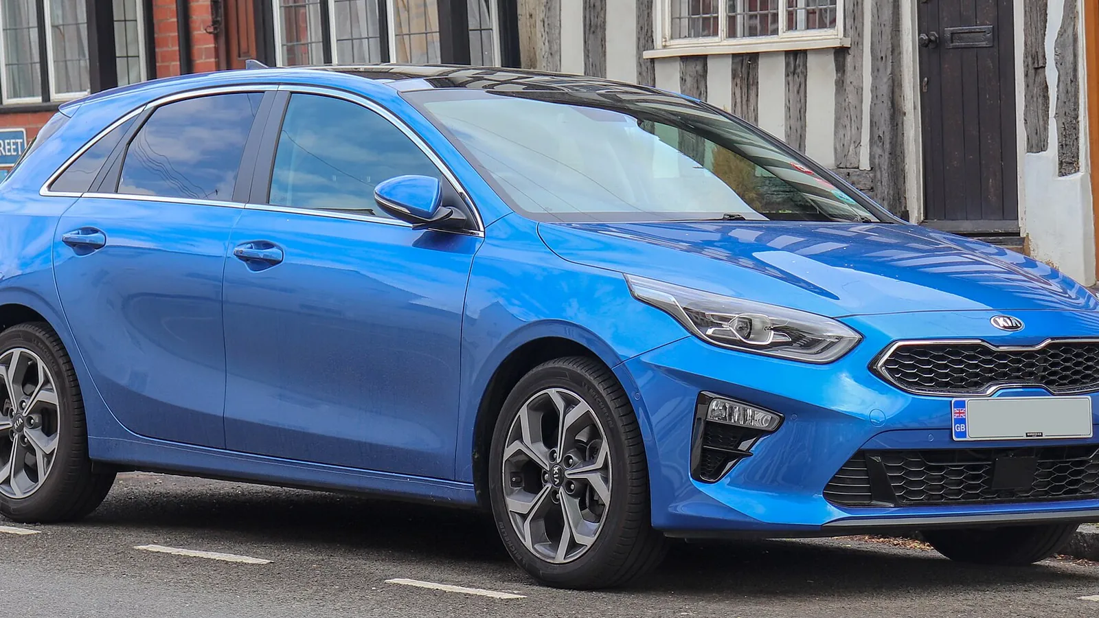 Kia Ceed de troisième génération photographiée de trois quarts avant
