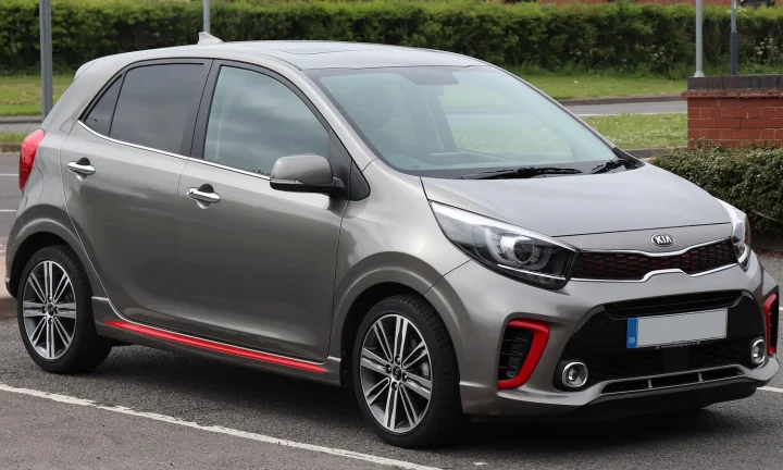 Kia Picanto photographiée en extérieur