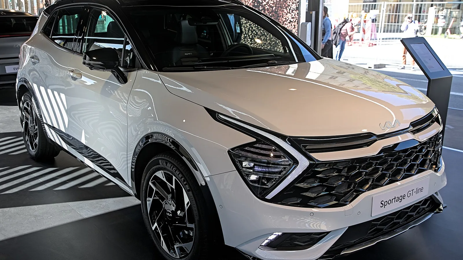 Photo réelle du modèle Kia Sportage en extérieur