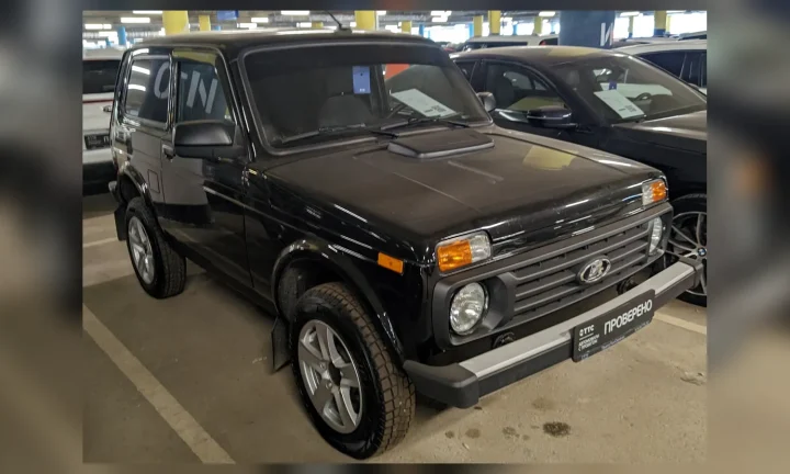 Photo réelle d’une Lada Niva illustrant le guide d’achat belge