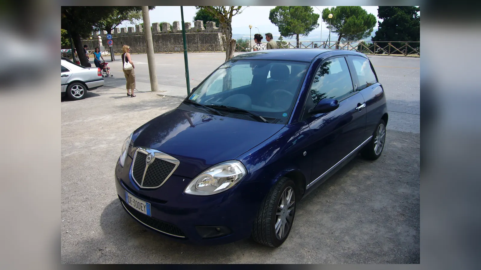 Photo réelle d’une Lancia Ypsilon illustrant le guide d’achat belge