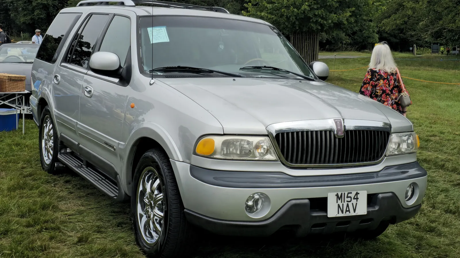 Photo réelle d’une Lincoln Navigator illustrant le guide d’achat belge
