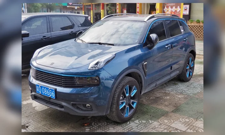 Photo réelle d’une Lynk & Co 01 illustrant le guide d’achat belge
