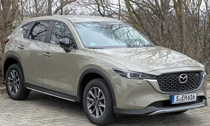 Photo réelle d’une Mazda CX-5 illustrant le guide d’achat belge