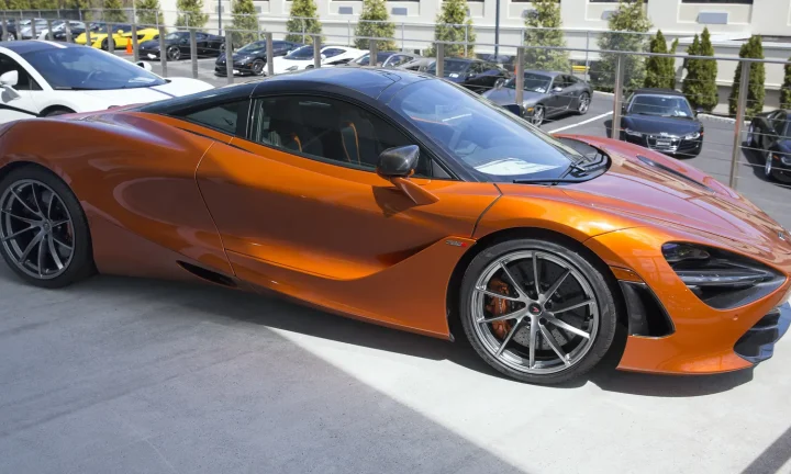 Photo réelle d’une McLaren 720S illustrant le guide d’achat belge