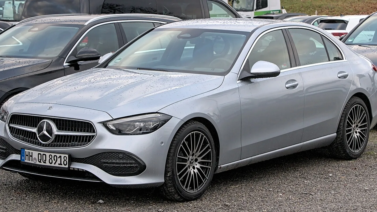 Mercedes-Benz Classe C W206 photographiée de trois quarts avant
