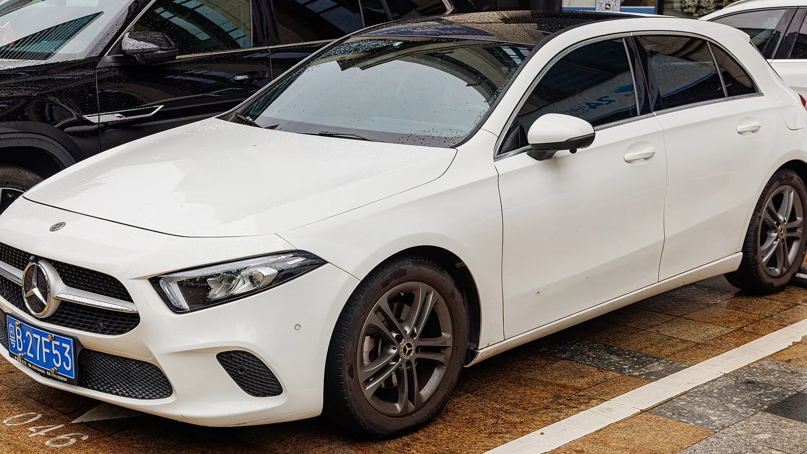 Photo réelle du modèle Mercedes-Benz Classe A en extérieur
