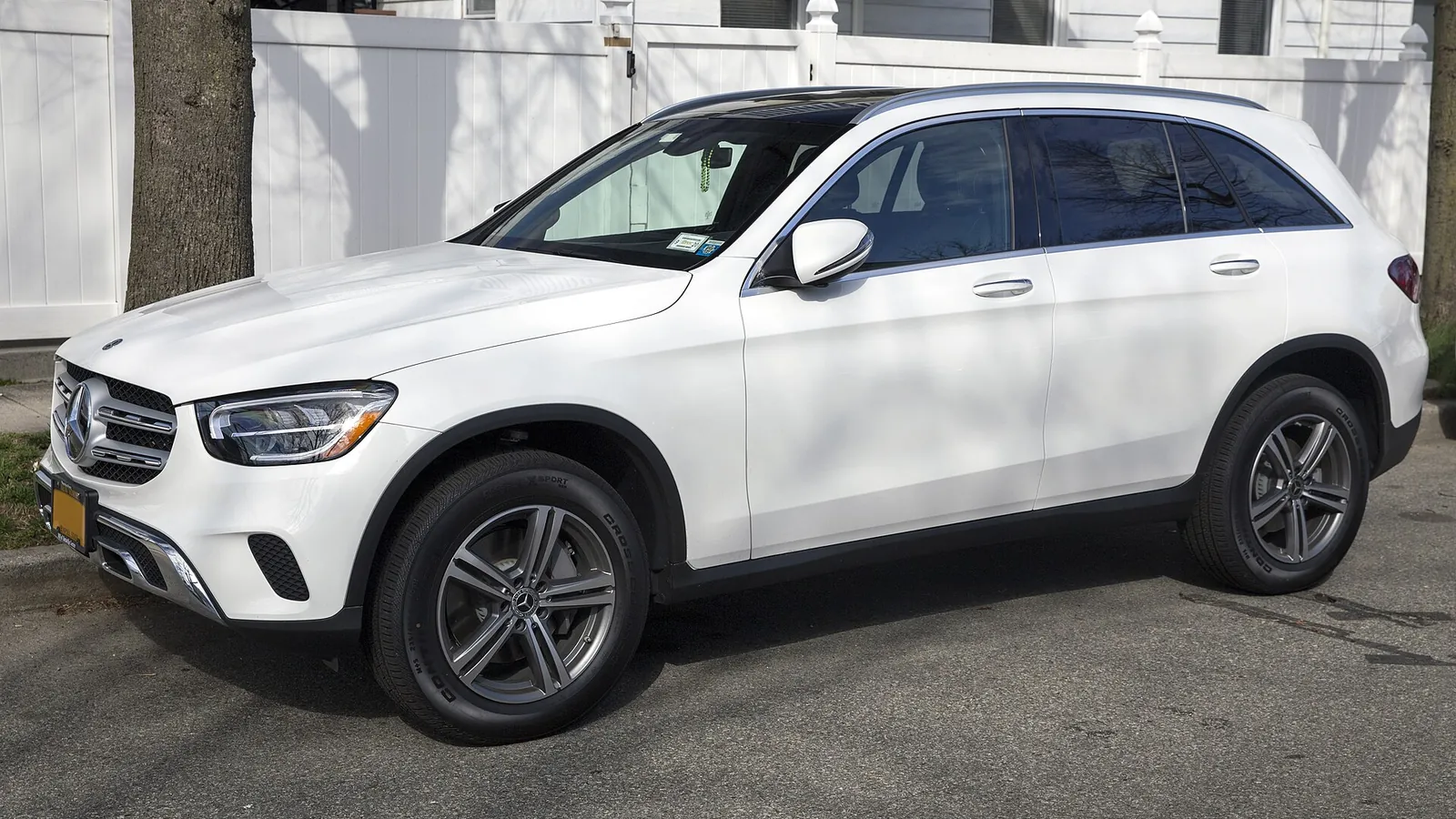 Mercedes-Benz GLC de génération X253 photographié de trois quarts avant