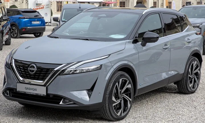 Nissan Qashqai photographié en extérieur